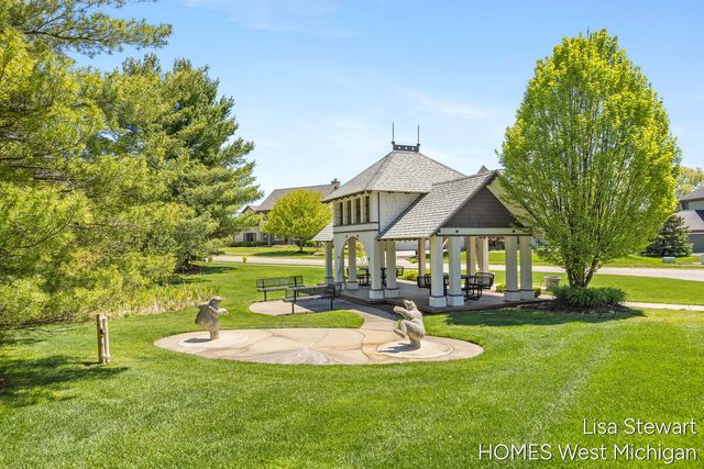 2450 Shears Crossing Court, Grand Rapids, MI 49525