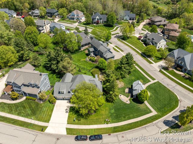 2450 Shears Crossing Court, Grand Rapids, MI 49525