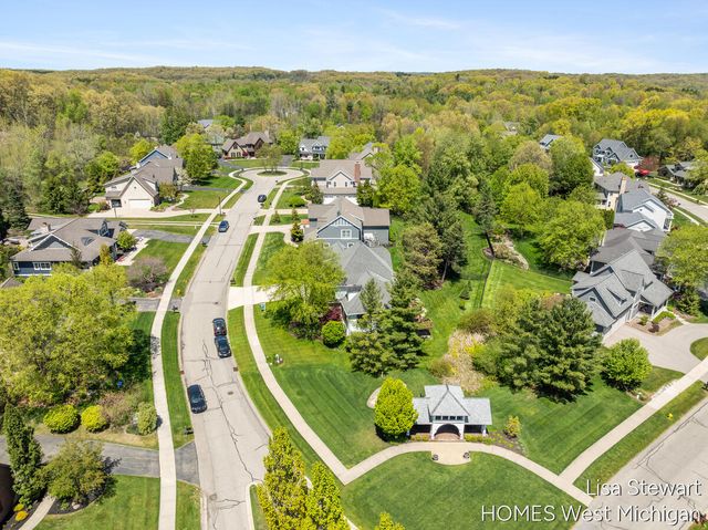 2450 Shears Crossing Court, Grand Rapids, MI 49525