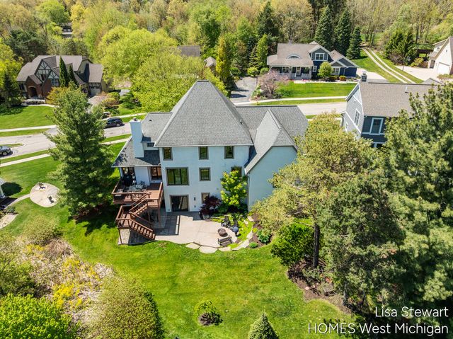 2450 Shears Crossing Court, Grand Rapids, MI 49525