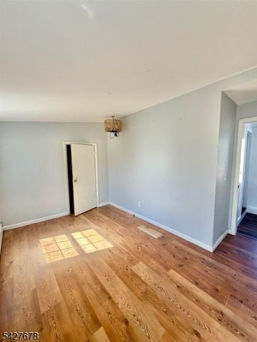 170 Main St, East Brunswick Twp., NJ 08816