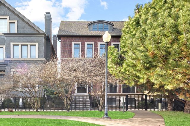 2730 N HARTLAND Court, Chicago, IL 60614