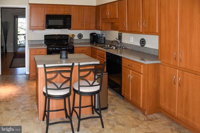 11768 INDIAN RIDGE RD, Reston, VA 20191