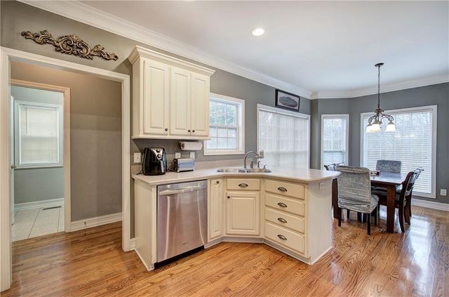 57 Colonial NW Circle, Cartersville, GA 30120