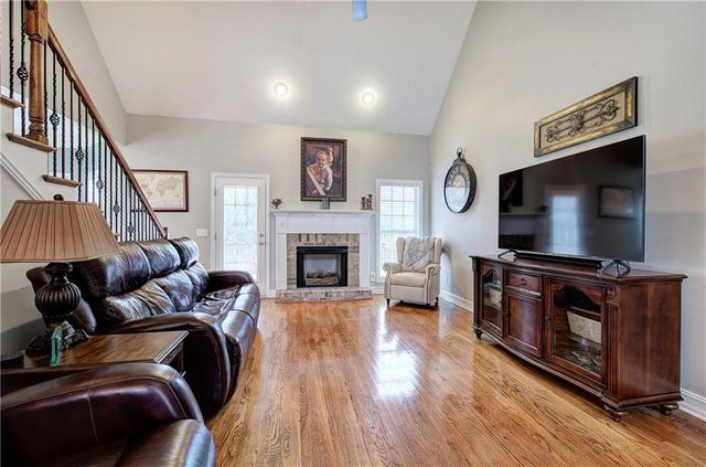 57 Colonial NW Circle, Cartersville, GA 30120