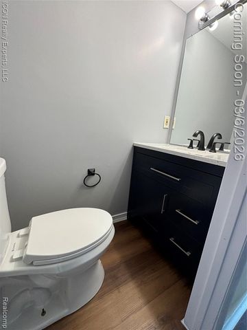 38890 Country Circle, Farmington Hills, MI 48331