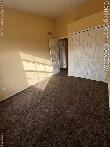 38890 Country Circle, Farmington Hills, MI 48331