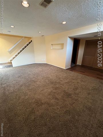 38890 Country Circle, Farmington Hills, MI 48331