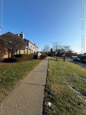 38890 Country Circle, Farmington Hills, MI 48331