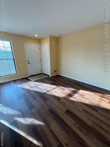 38890 Country Circle, Farmington Hills, MI 48331