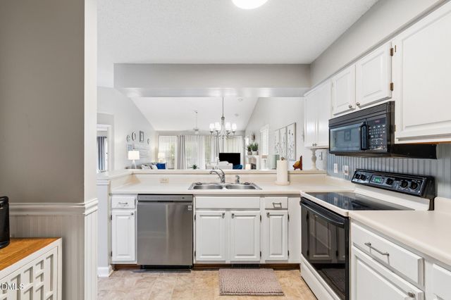 5204 Hogans Way, Clayton, NC 27520