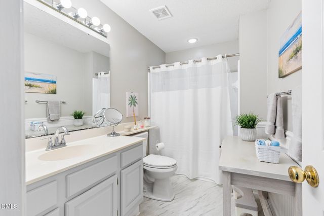 5204 Hogans Way, Clayton, NC 27520