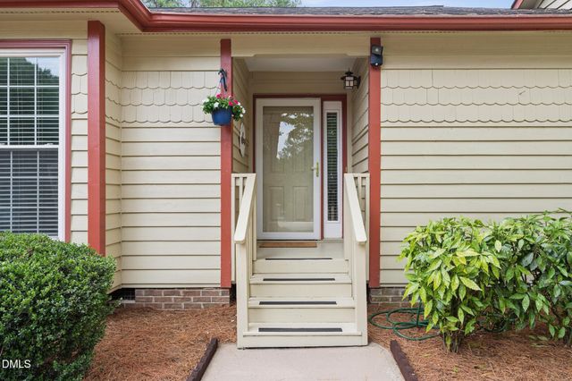 5204 Hogans Way, Clayton, NC 27520