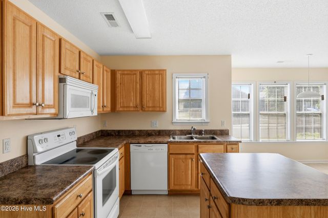 928 S 10th Street, Wilmington, NC 28401