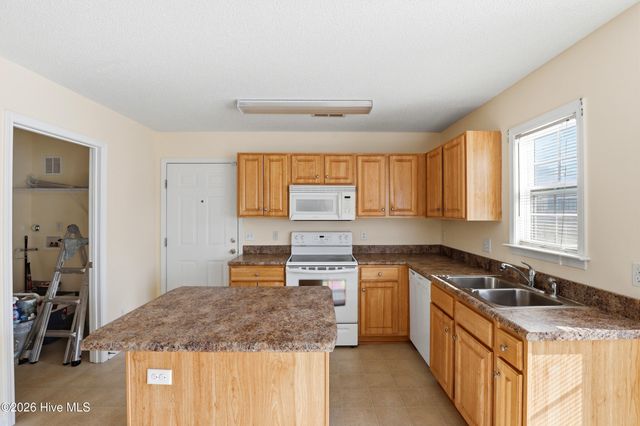 928 S 10th Street, Wilmington, NC 28401