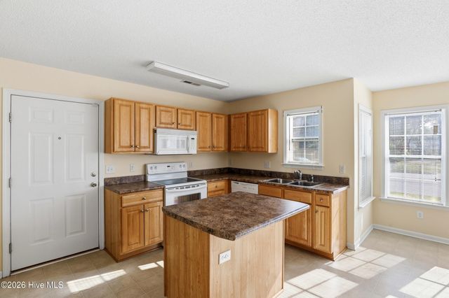928 S 10th Street, Wilmington, NC 28401