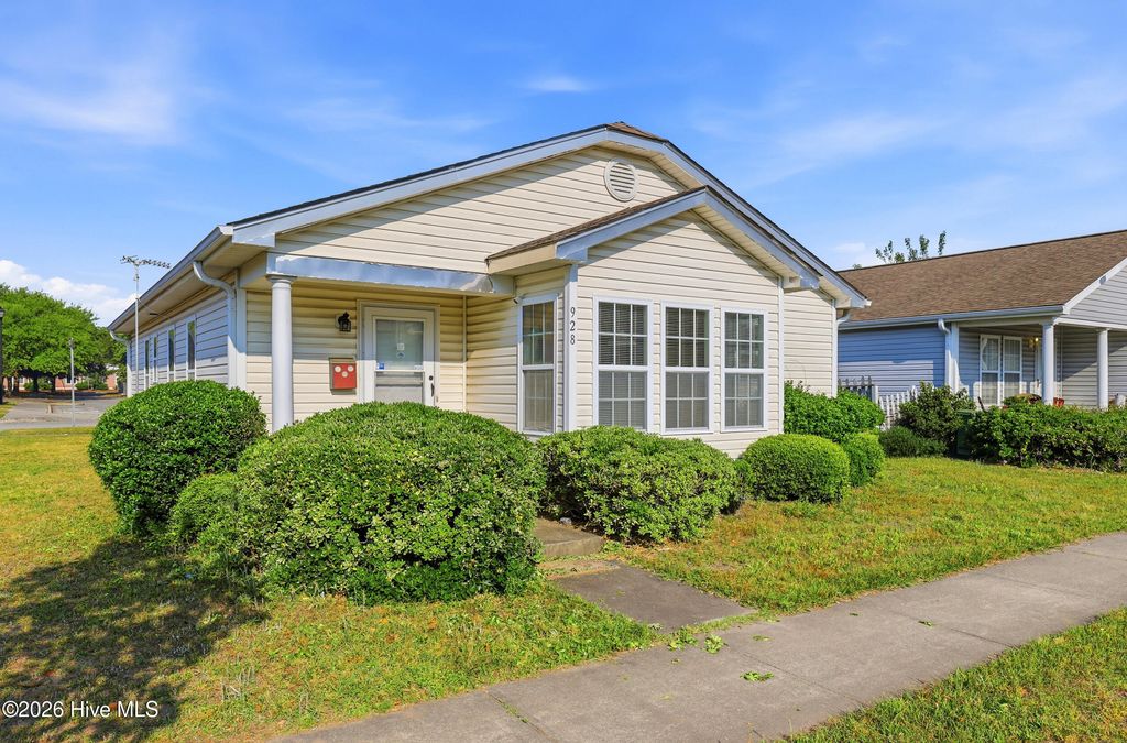 928 S 10th Street, Wilmington, NC 28401