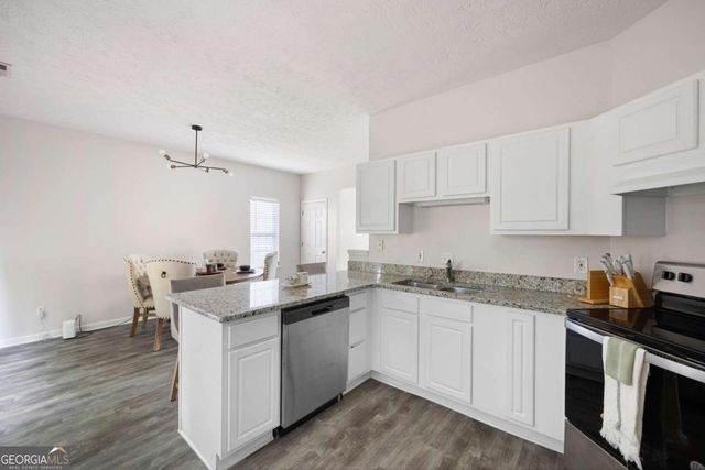 42 Berkeley Place, Cartersville, GA 30121