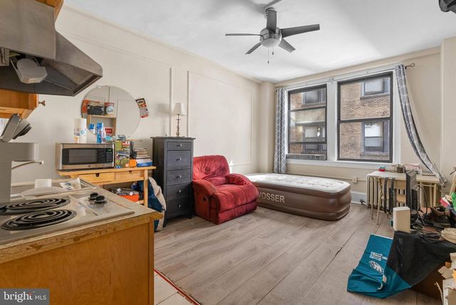 1324 Locust St Apt 428, Philadelphia, PA 19107