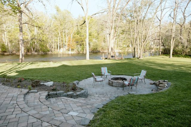 6800 Thornapple River Drive SE, Alto, MI 49302