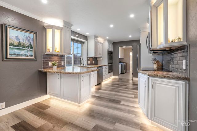 2432 Dorm Dr, Twin Falls, ID 83301