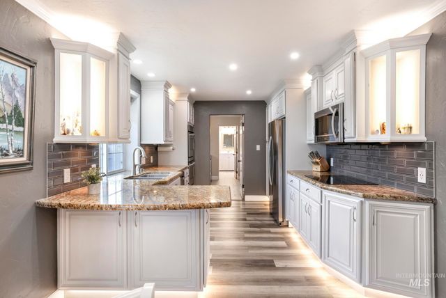 2432 Dorm Dr, Twin Falls, ID 83301