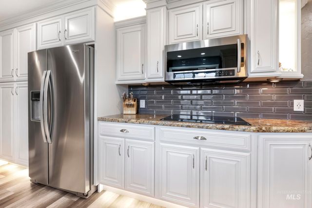 2432 Dorm Dr, Twin Falls, ID 83301