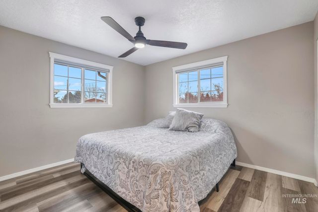 2432 Dorm Dr, Twin Falls, ID 83301