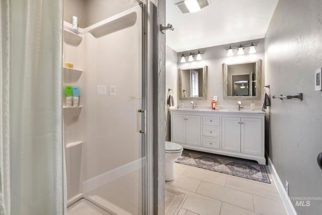 2432 Dorm Dr, Twin Falls, ID 83301