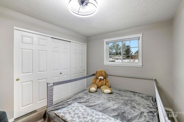 2432 Dorm Dr, Twin Falls, ID 83301