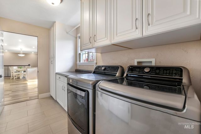 2432 Dorm Dr, Twin Falls, ID 83301