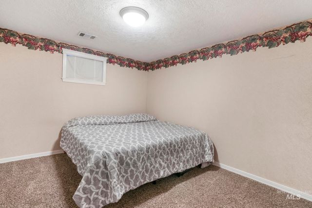 2432 Dorm Dr, Twin Falls, ID 83301