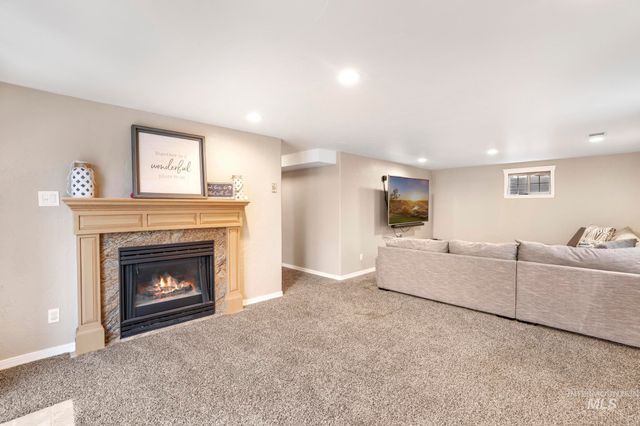 2432 Dorm Dr, Twin Falls, ID 83301