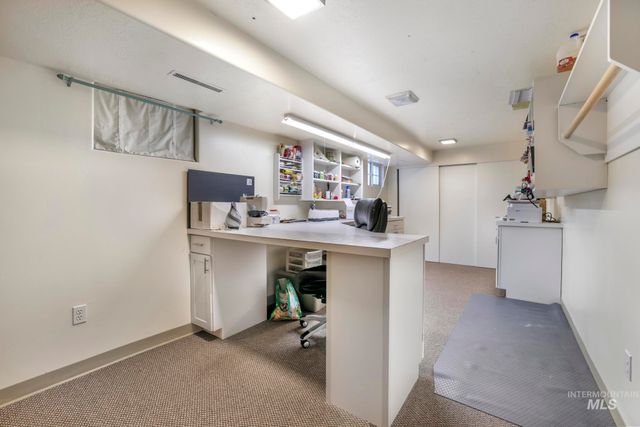 2432 Dorm Dr, Twin Falls, ID 83301