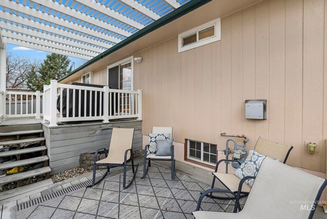 2432 Dorm Dr, Twin Falls, ID 83301