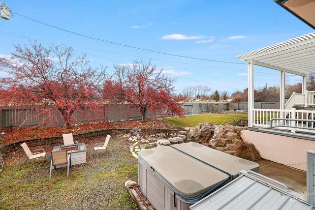 2432 Dorm Dr, Twin Falls, ID 83301