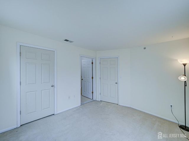 518 Great Beds Court, Perth Amboy, NJ 08861