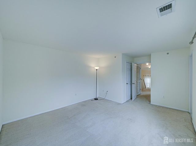 518 Great Beds Court, Perth Amboy, NJ 08861