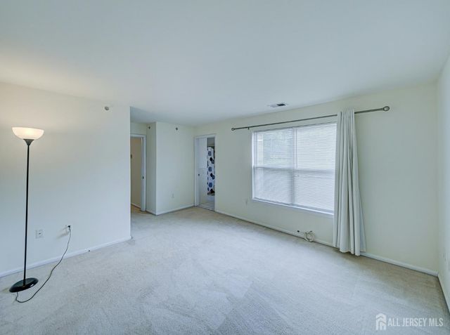 518 Great Beds Court, Perth Amboy, NJ 08861