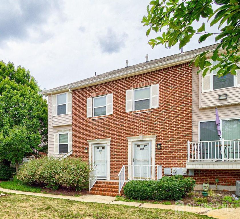 518 Great Beds Court, Perth Amboy, NJ 08861