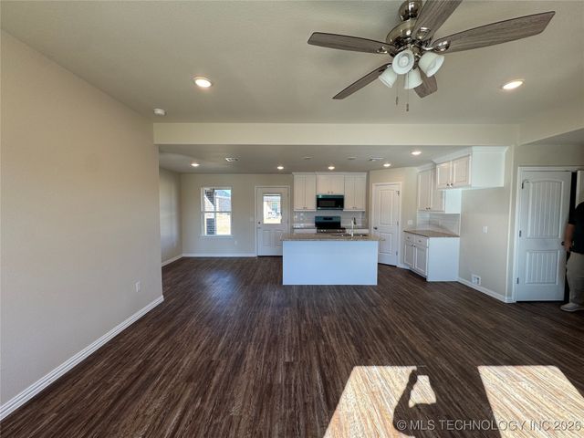 508 Honeysuckle Lane, Madill, OK 73446