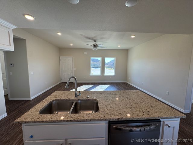 508 Honeysuckle Lane, Madill, OK 73446