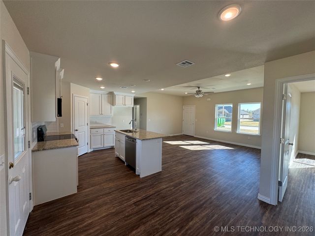 508 Honeysuckle Lane, Madill, OK 73446