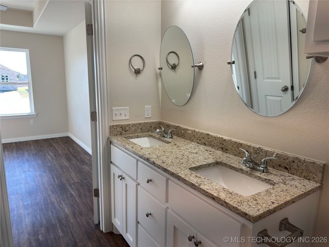 508 Honeysuckle Lane, Madill, OK 73446