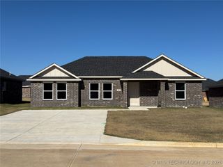 508 Honeysuckle Lane, Madill, OK 73446