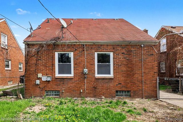16605 Freeland Street, Detroit, MI 48235
