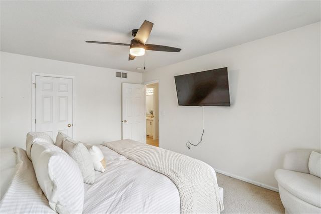 30 Florence Way, North Liberty, IA 52317