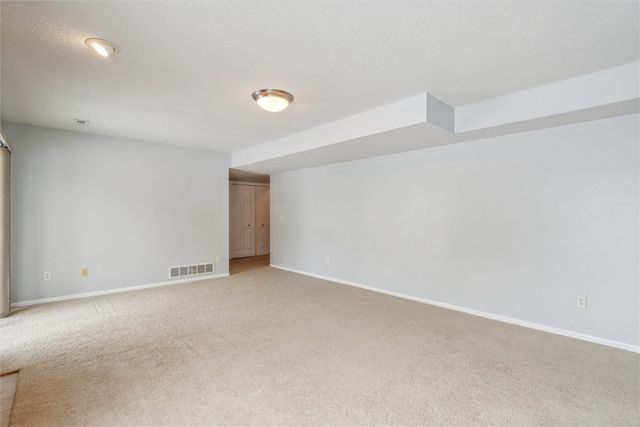 30 Florence Way, North Liberty, IA 52317