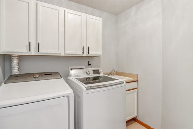 30 Florence Way, North Liberty, IA 52317