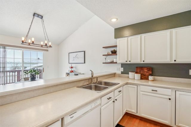 30 Florence Way, North Liberty, IA 52317